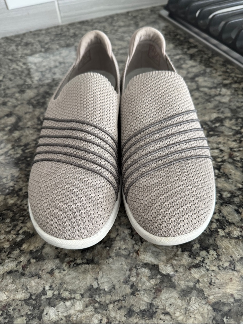 Clark’s Cloudsteppers tennis shoes 7.5 - new